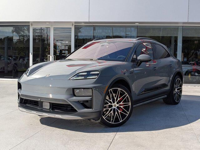 2025 PORSCHE Macan