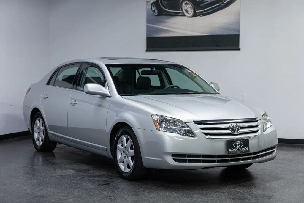 2005 TOYOTA Avalon