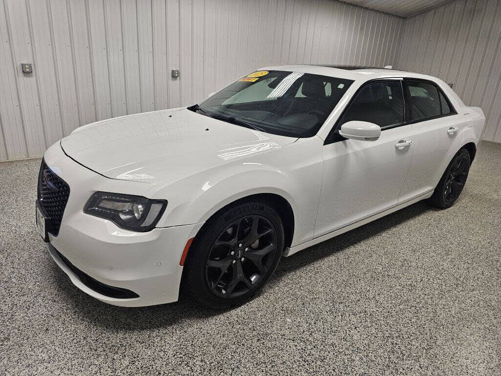 2023 CHRYSLER 300