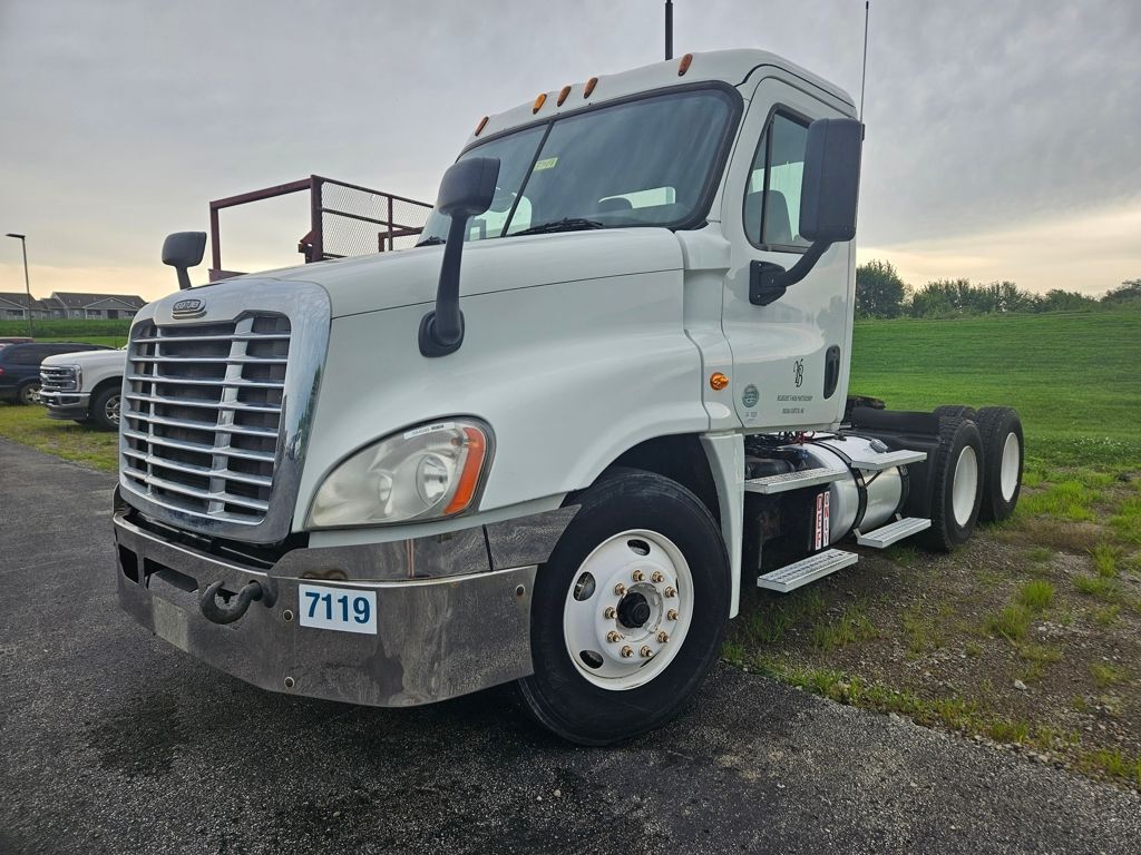 2015 FREIGHTLINER Cascadia