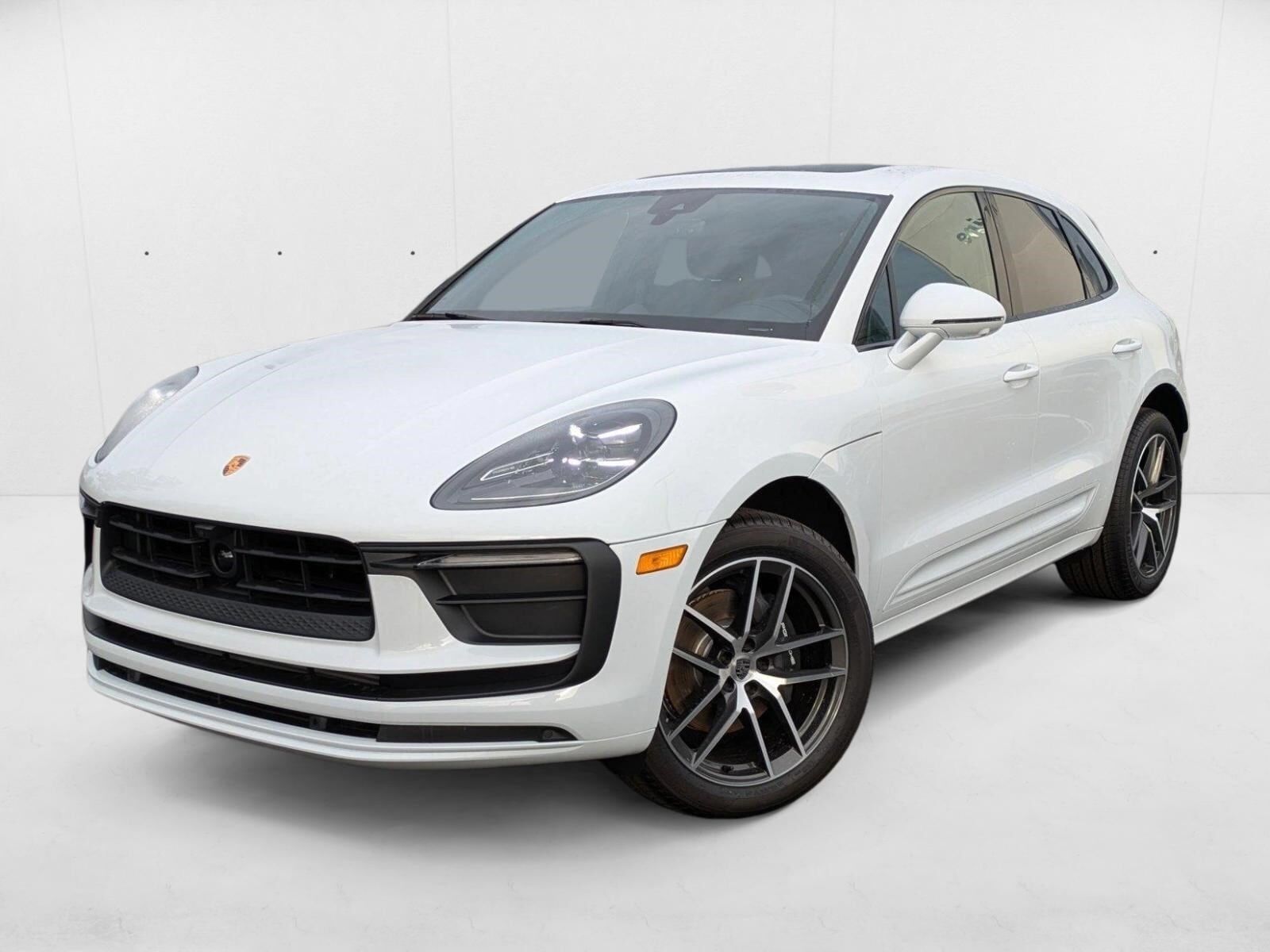 2025 PORSCHE Macan