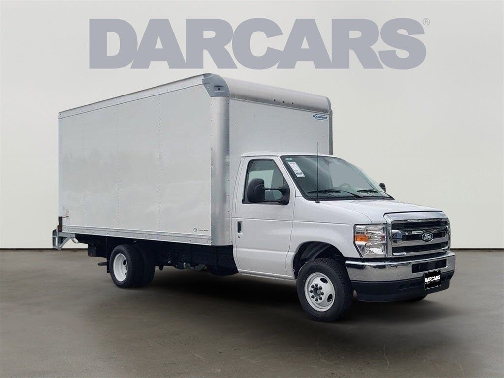 2026 FORD E-450