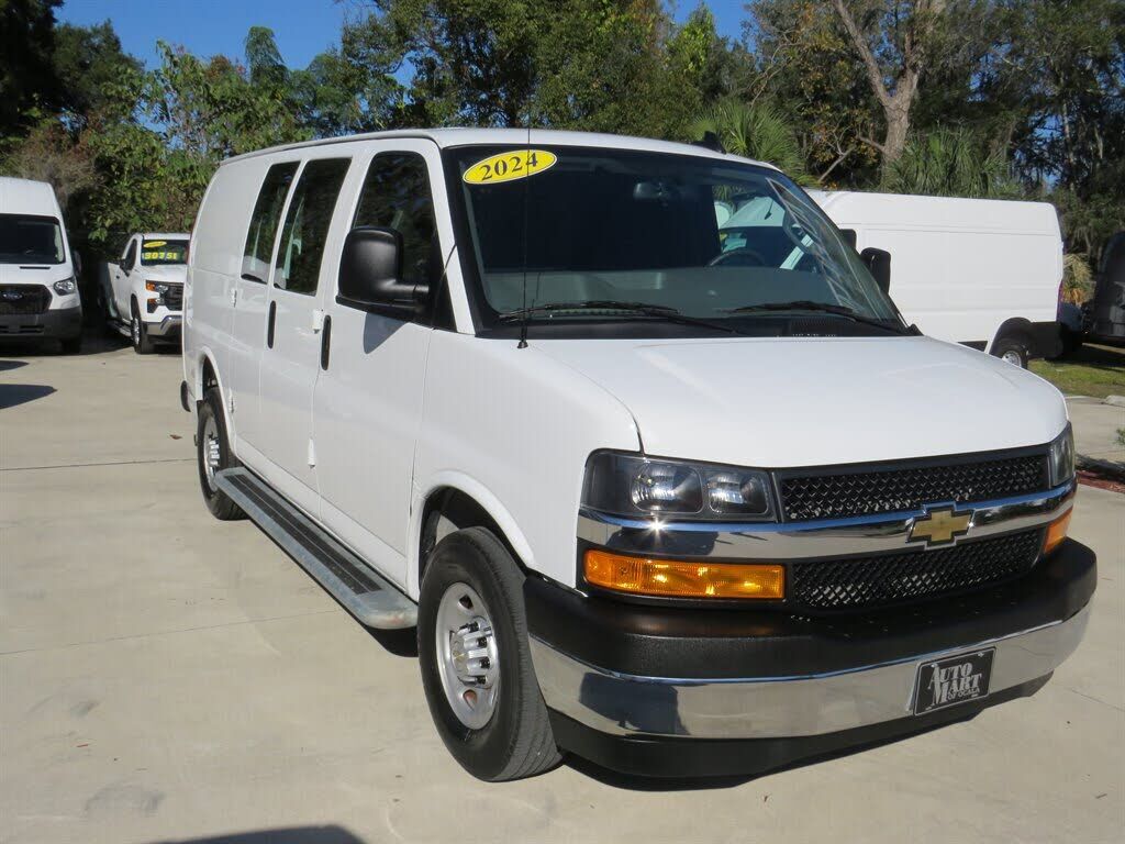 2024 CHEVROLET Express
