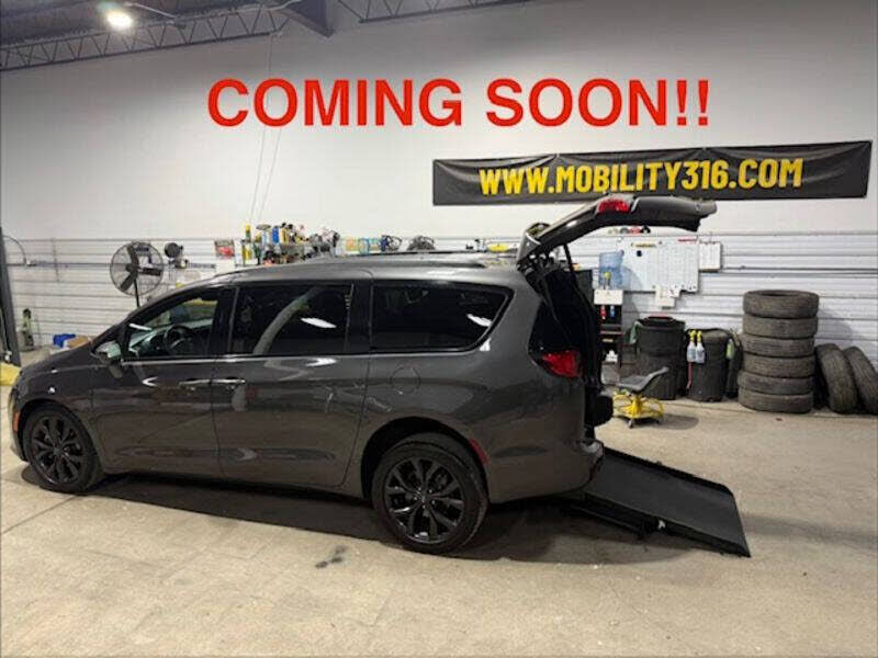 2018 CHRYSLER Pacifica