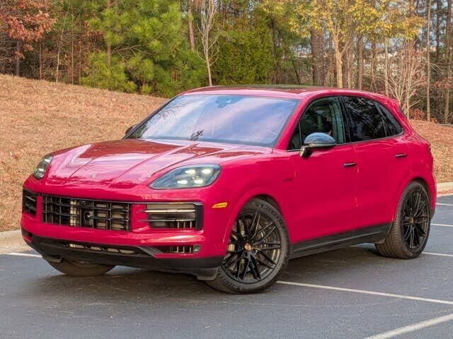 2025 PORSCHE Cayenne