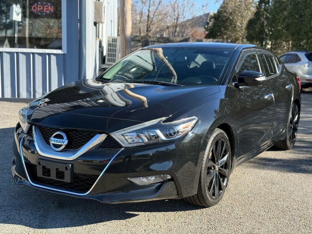 2017 NISSAN Maxima