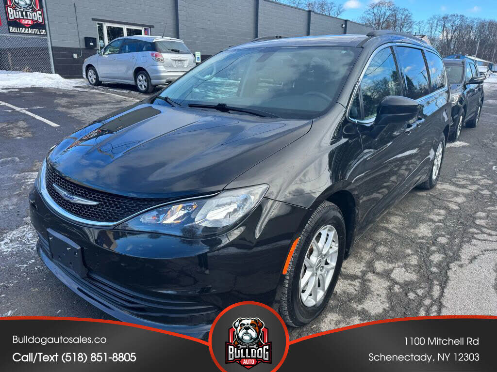 2020 CHRYSLER Voyager