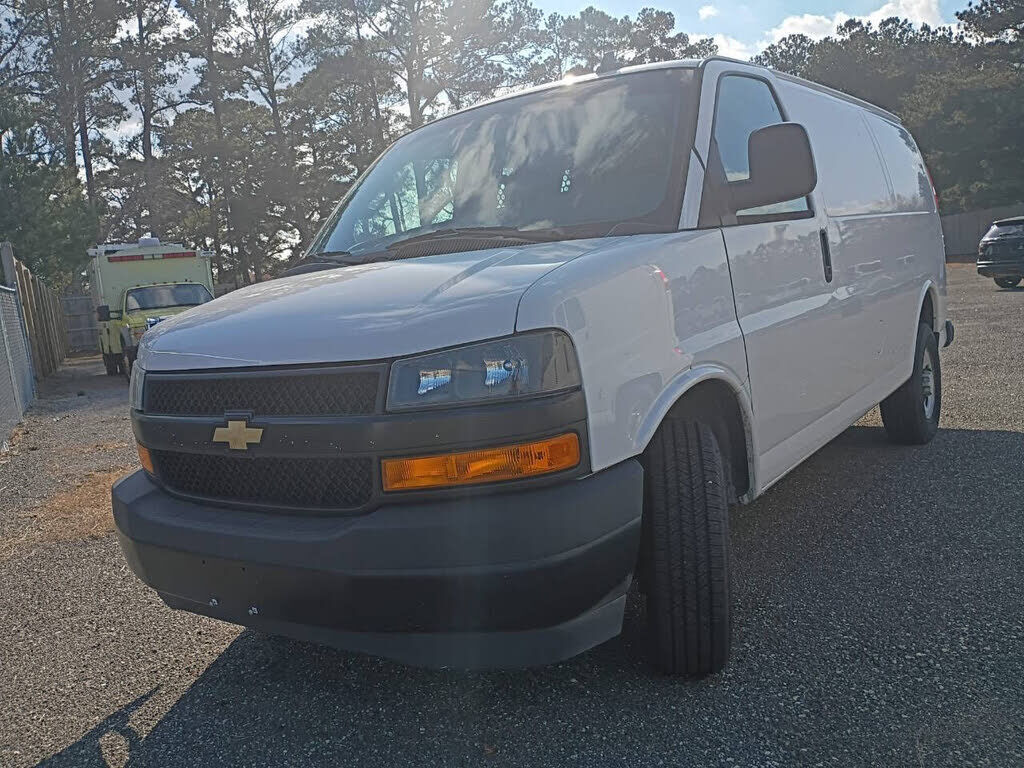 2022 CHEVROLET Express