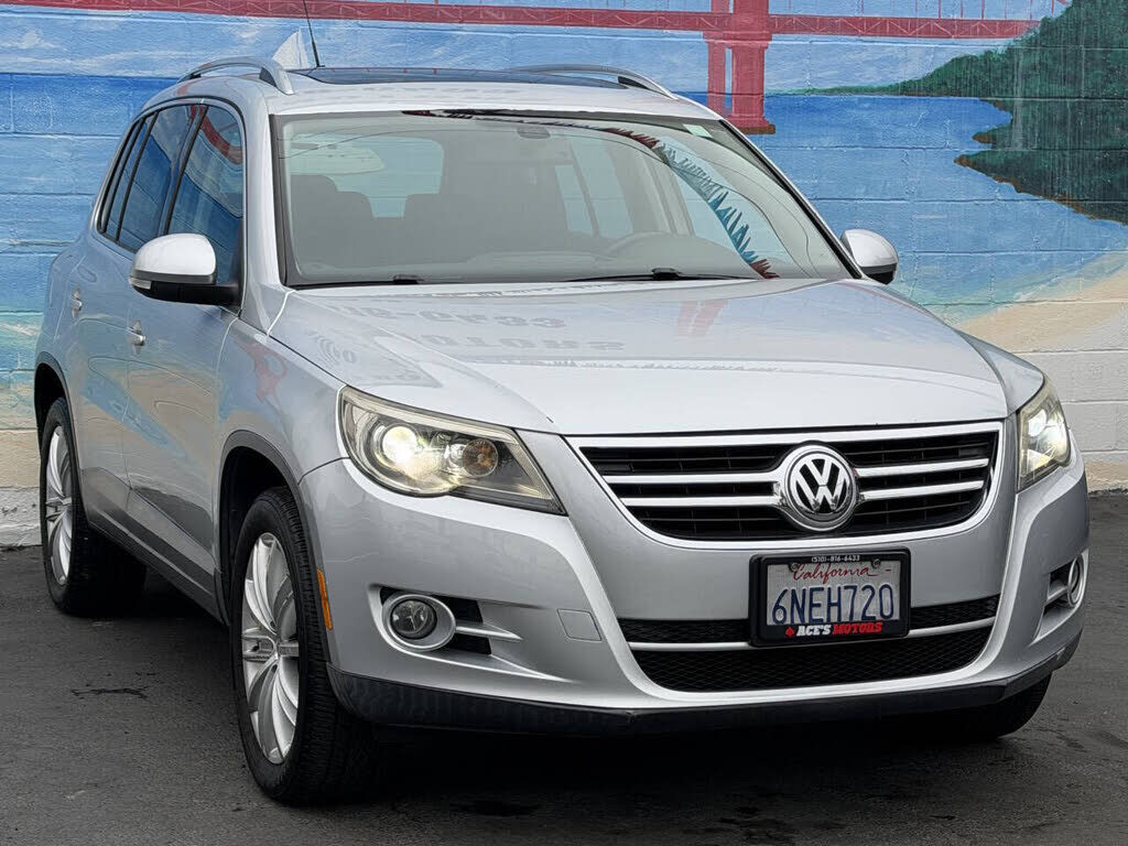 2011 VOLKSWAGEN Tiguan