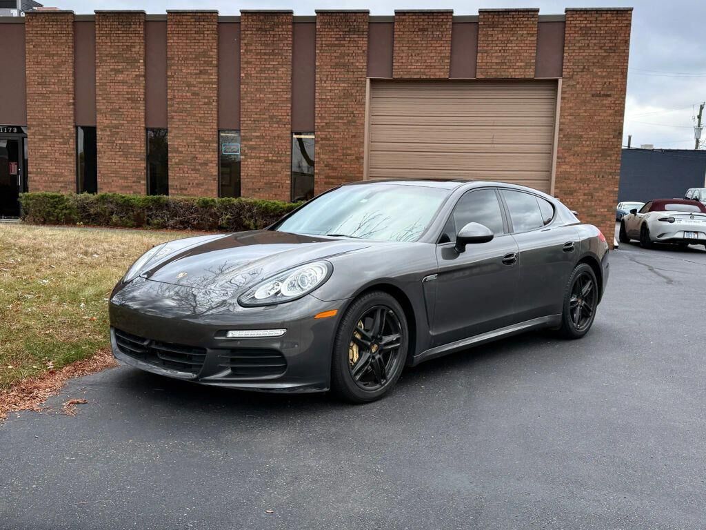 2016 PORSCHE Panamera