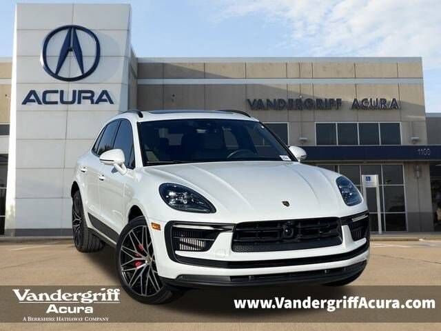 2023 PORSCHE Macan