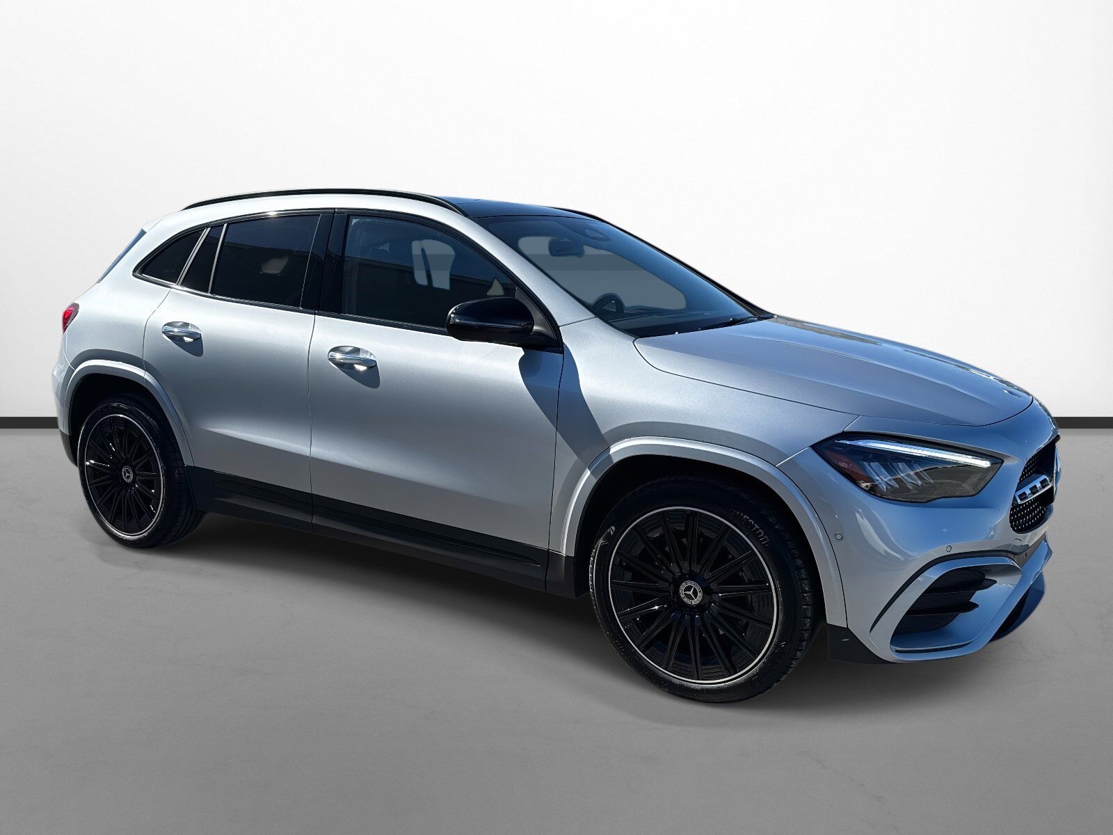 2025 MERCEDES-BENZ GLA-Class