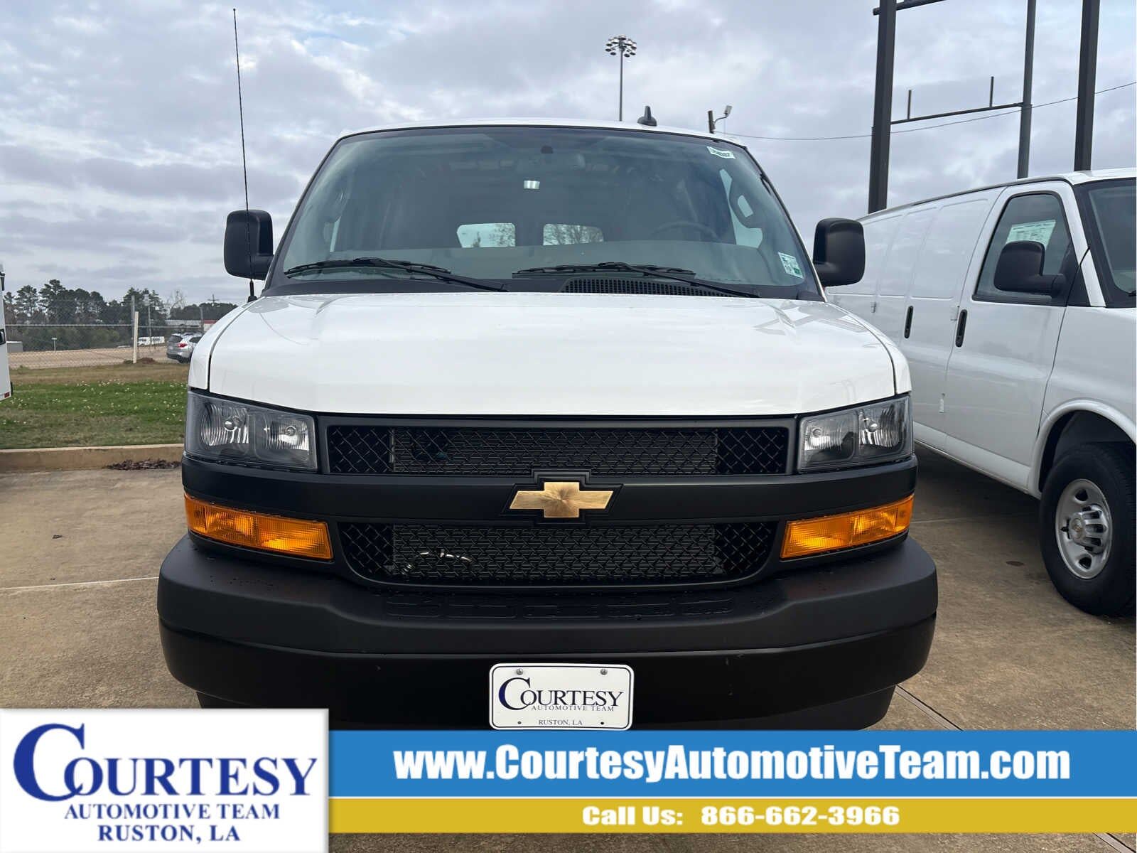 2025 CHEVROLET Express