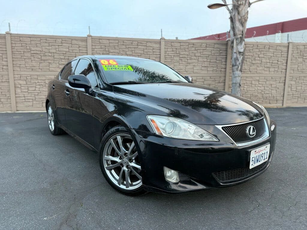 Lexus IS
