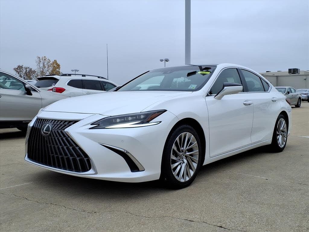 2022 LEXUS ES