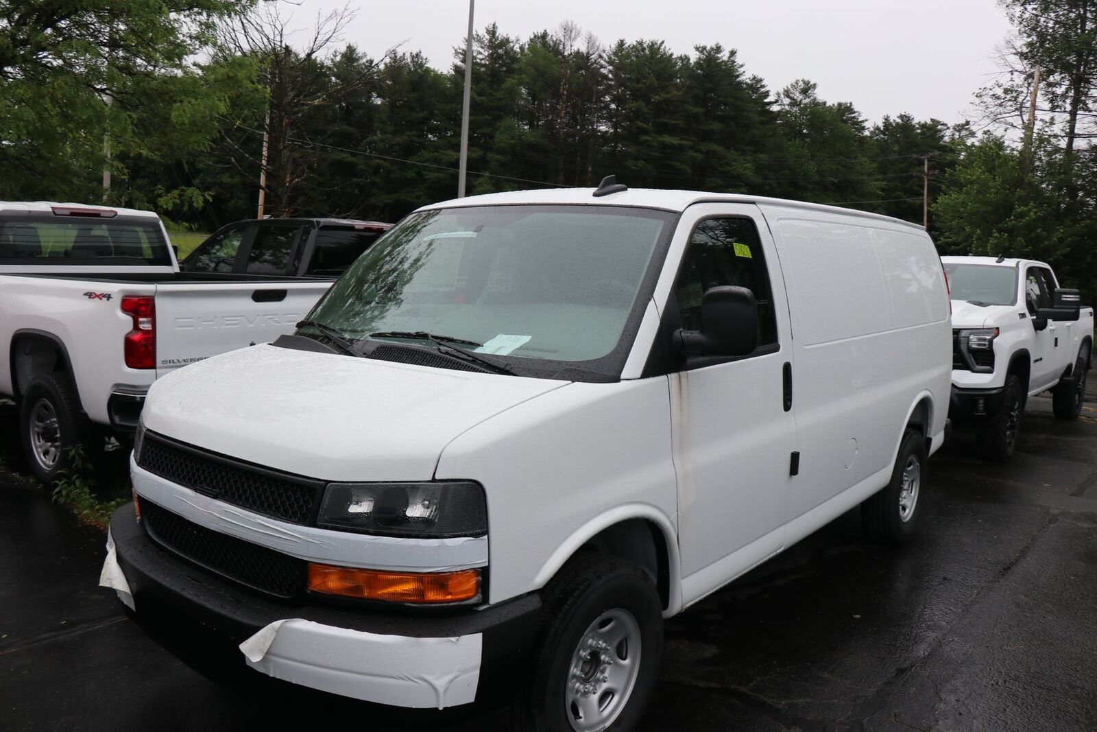 2025 CHEVROLET Express