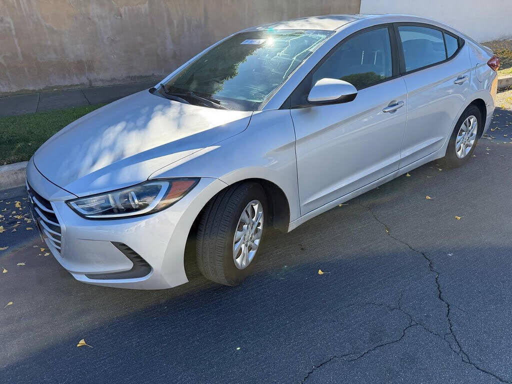 2017 HYUNDAI Elantra