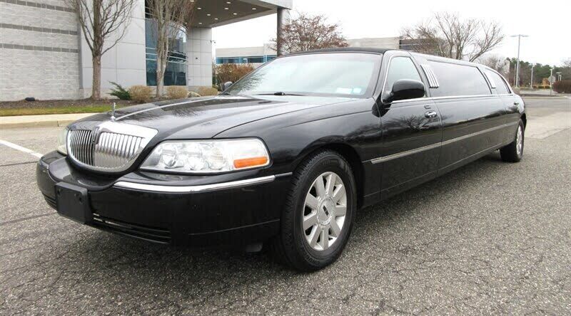 2003 LINCOLN Town Car