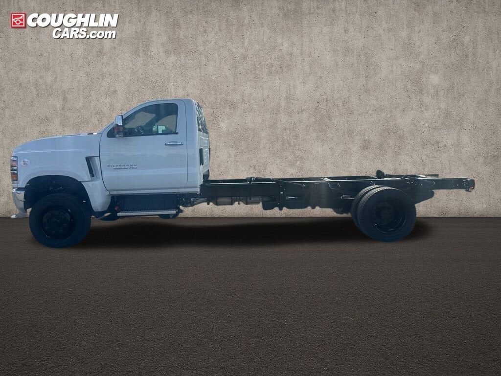 2024 GMC Silverado Medium Duty