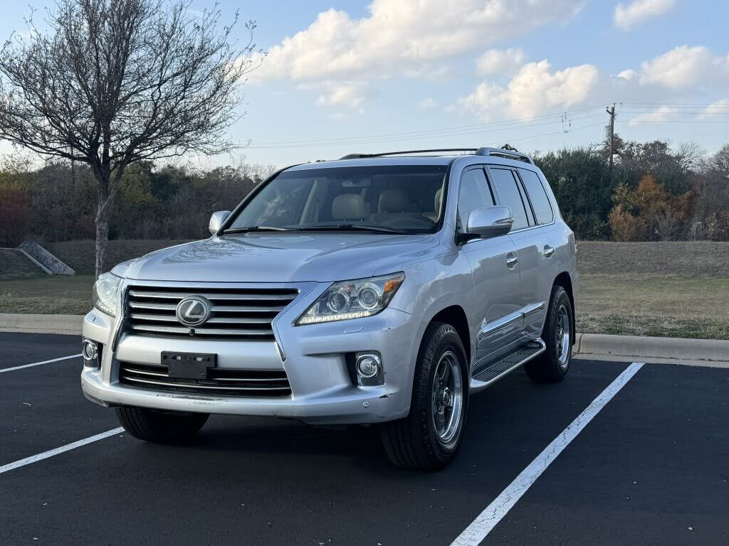 Lexus LX