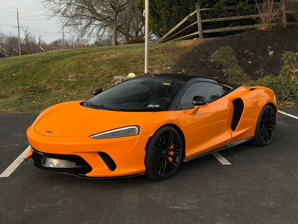 2023 MCLAREN GT