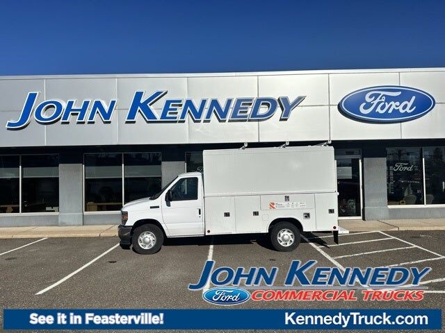 2025 FORD E-350