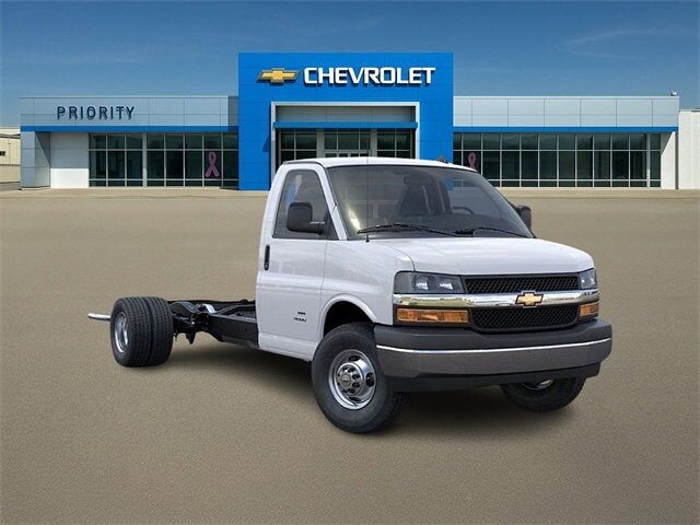 2025 CHEVROLET Express