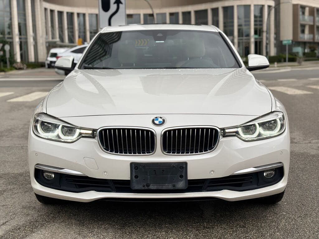BMW 330i