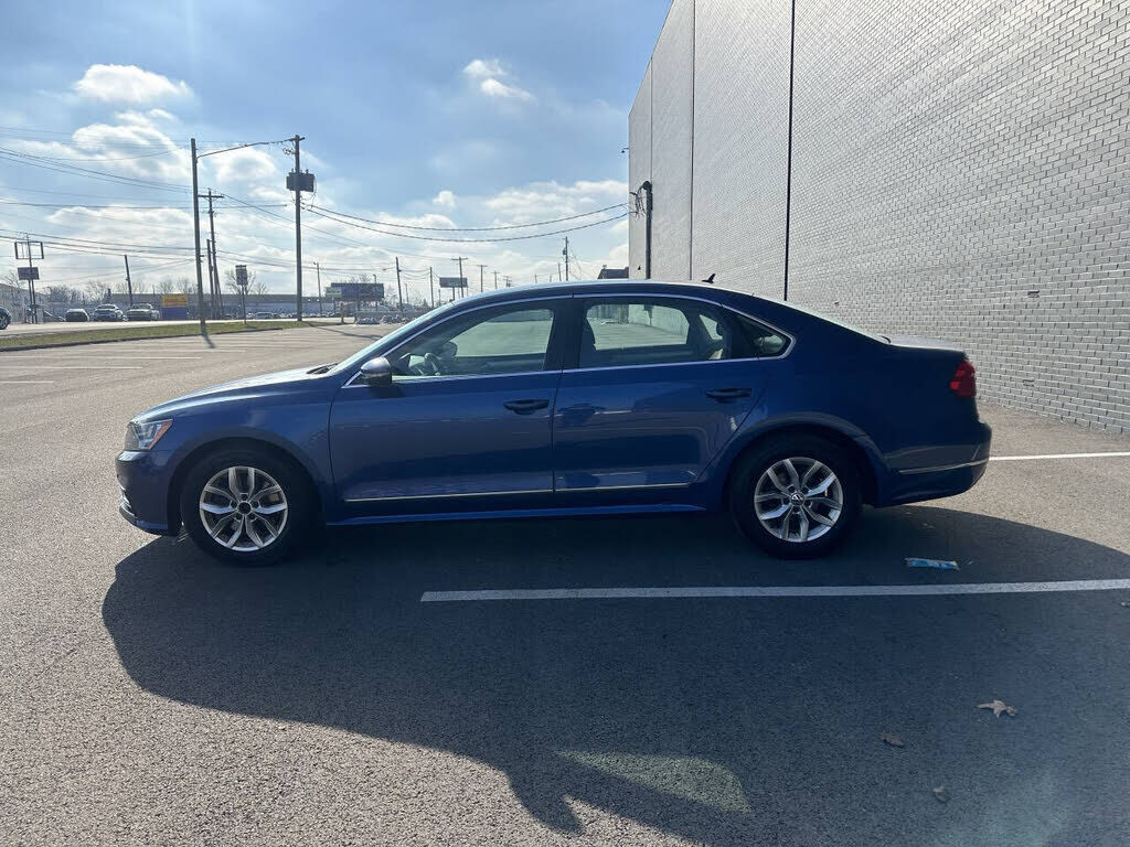 2016 VOLKSWAGEN Passat