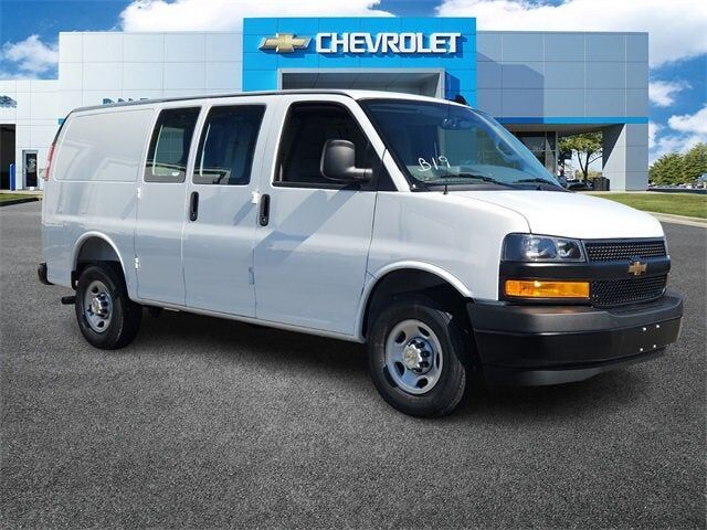 2025 CHEVROLET Express