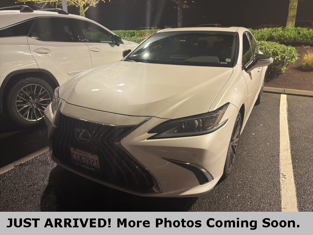 2023 LEXUS ES