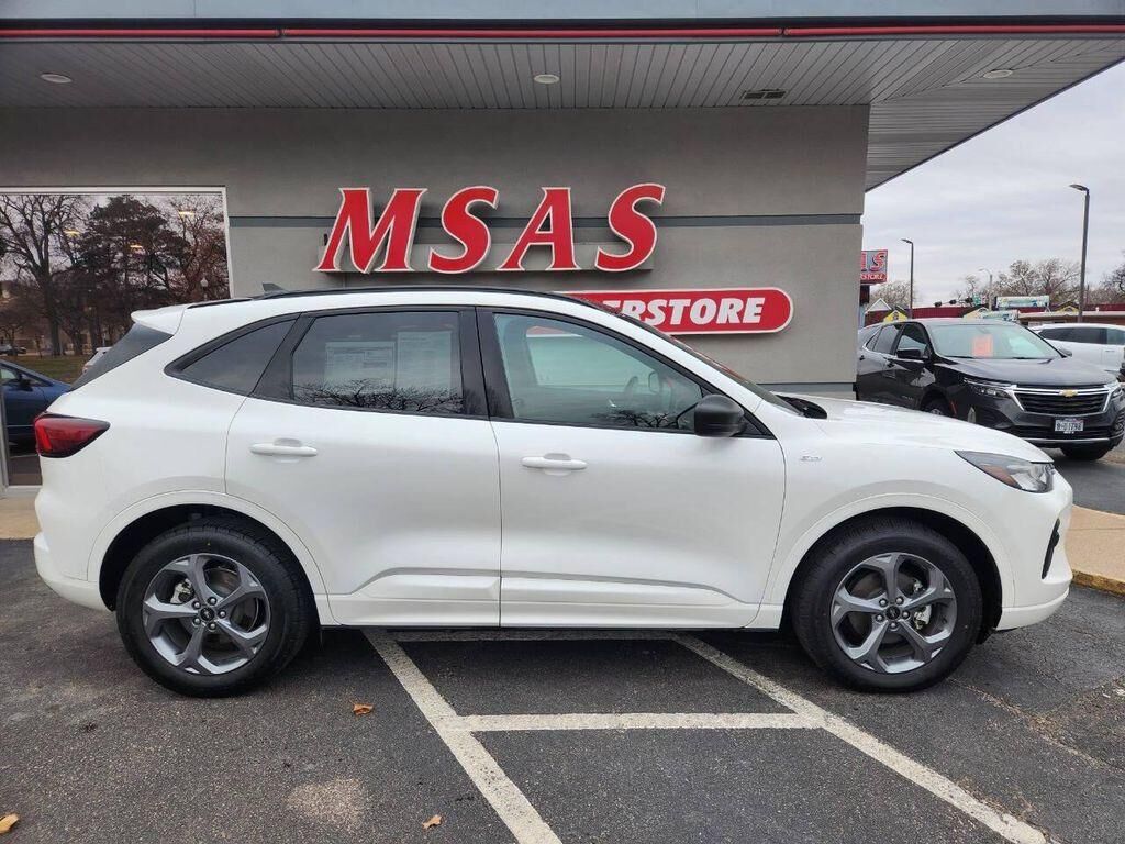 2024 FORD Escape