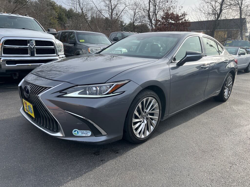 2019 LEXUS ES