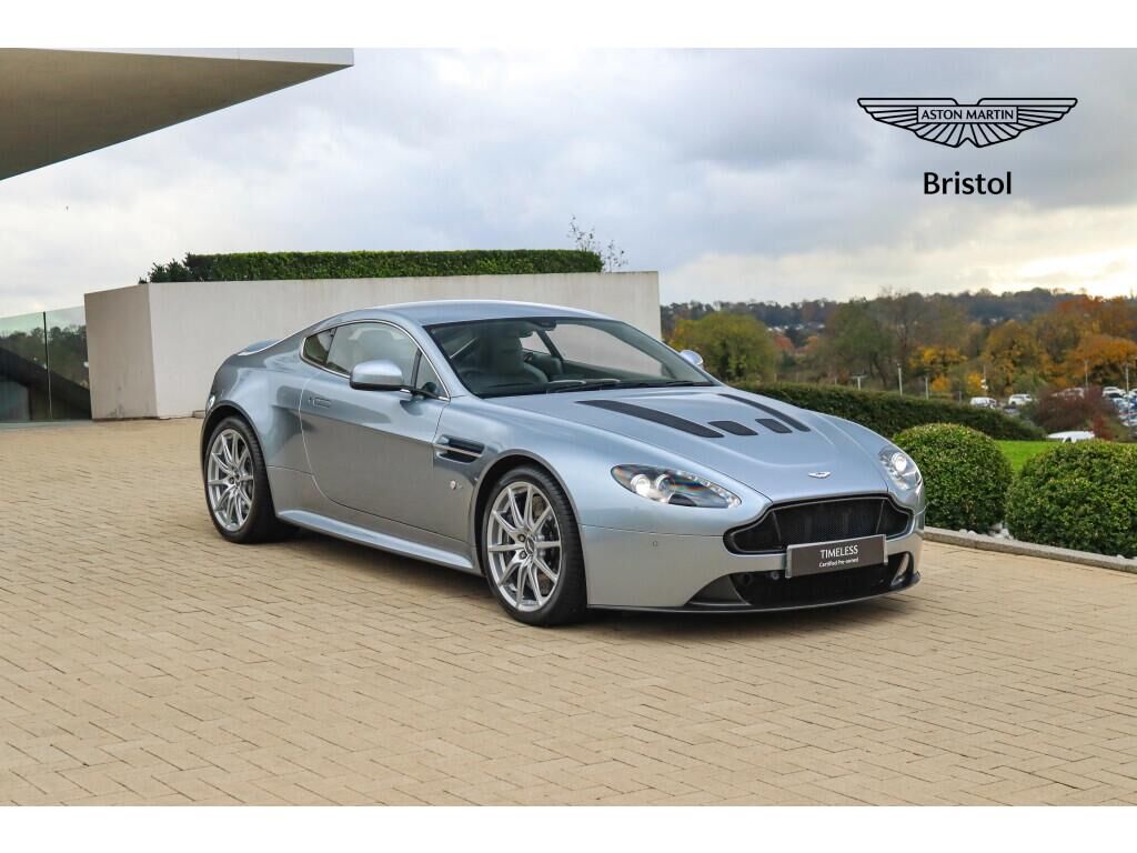 Aston Martin V12 Vantage