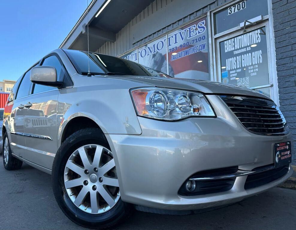 2016 CHRYSLER Town and Country