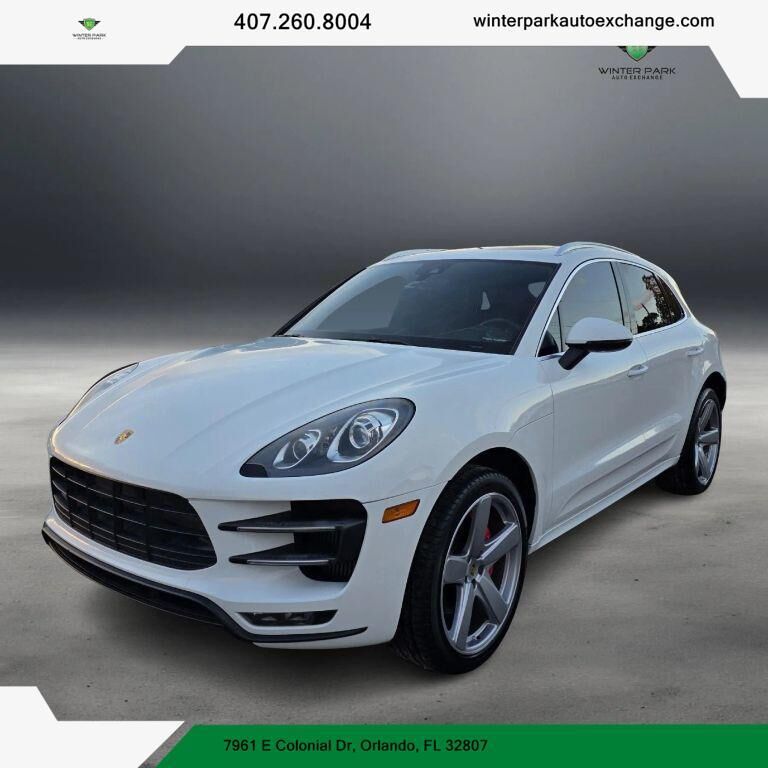 2015 PORSCHE Macan