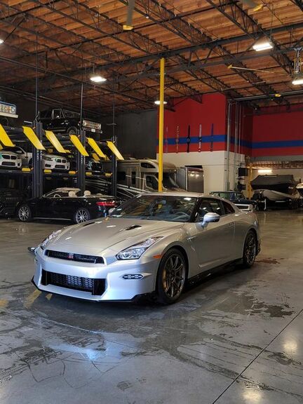2024 NISSAN GT-R