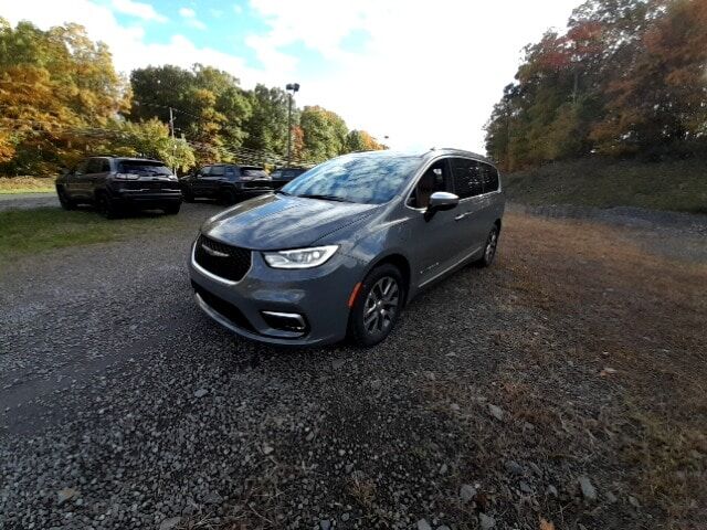 2023 CHRYSLER Pacifica
