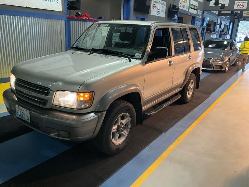 Isuzu Trooper