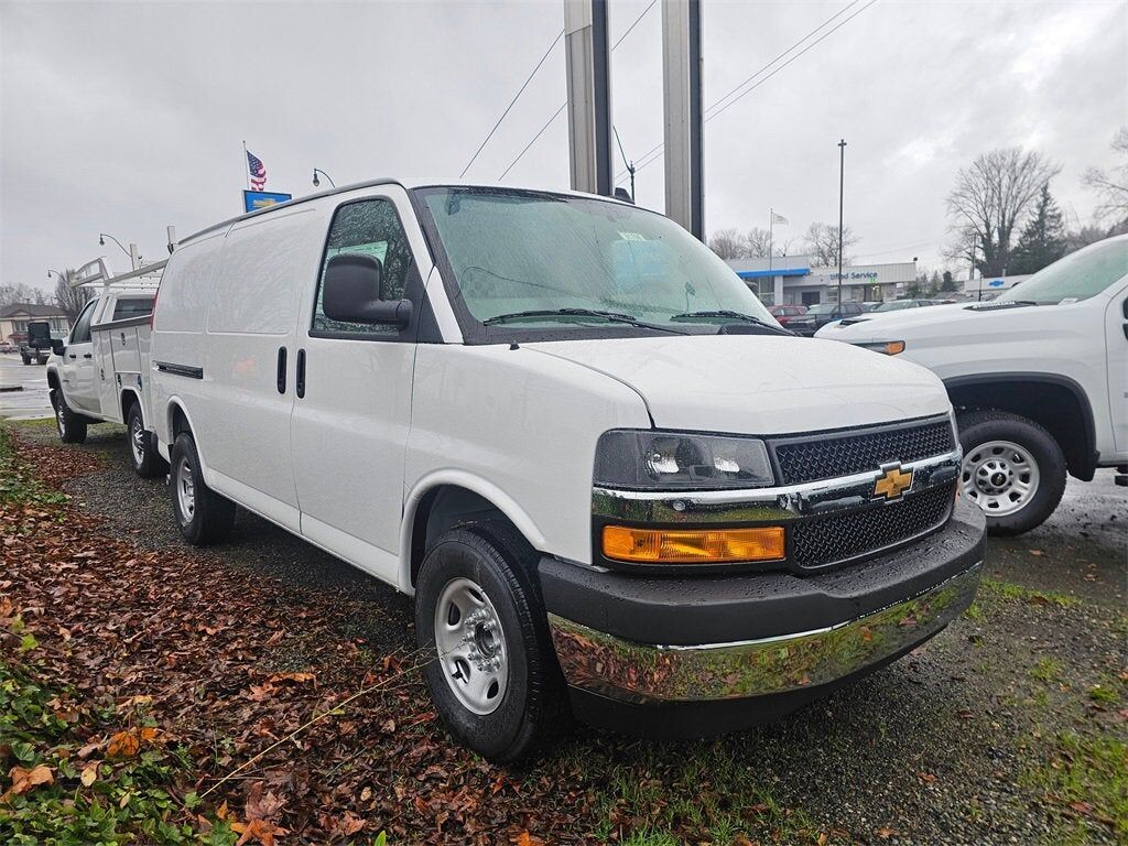 2025 CHEVROLET Express