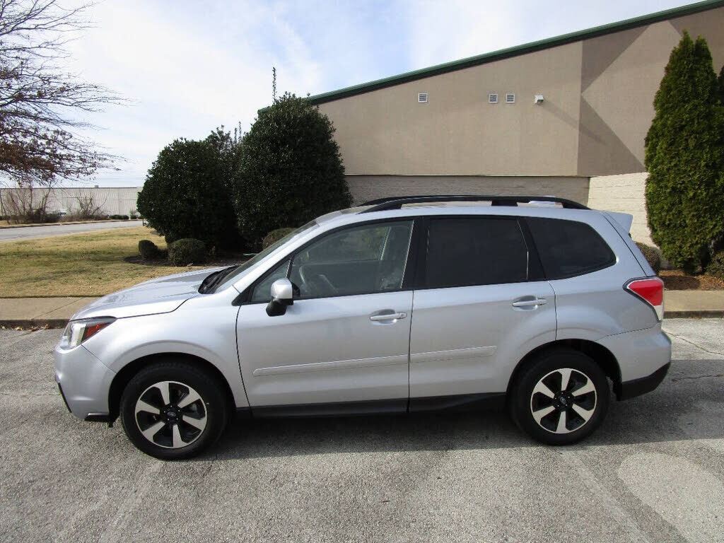 2017 SUBARU Forester