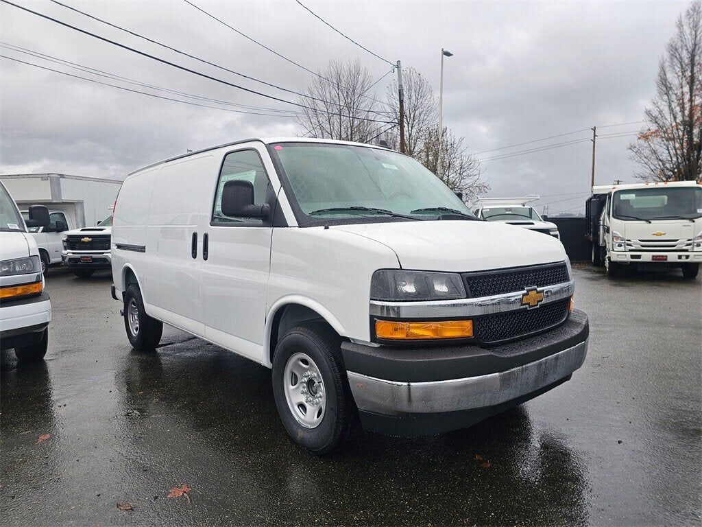 2025 CHEVROLET Express