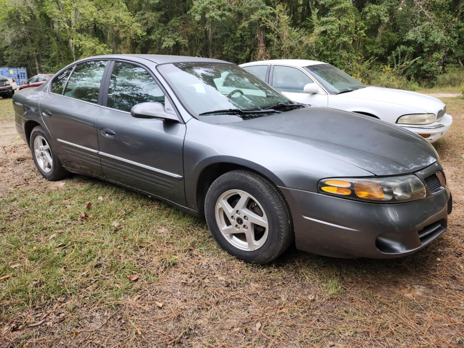 2004 PONTIAC Bonneville