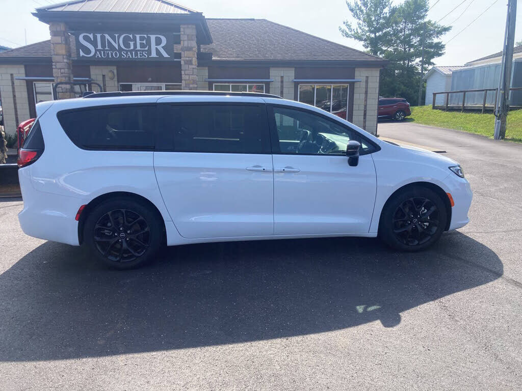 2025 CHRYSLER Pacifica