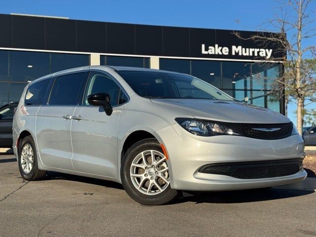 2024 CHRYSLER Voyager