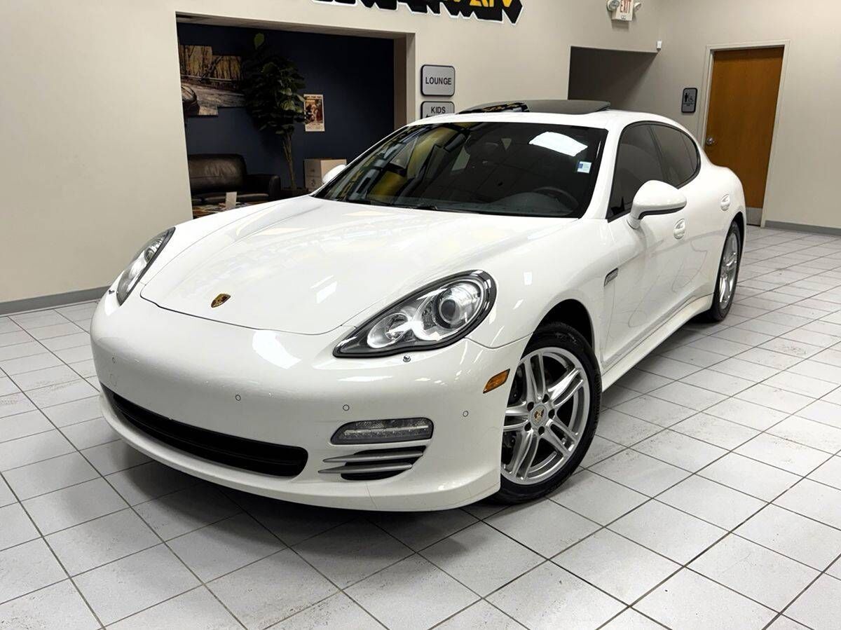 2012 PORSCHE Panamera