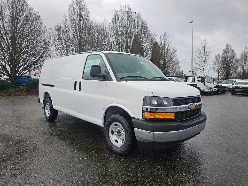 2025 CHEVROLET Express