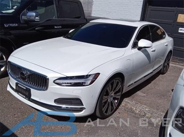 2025 VOLVO S90