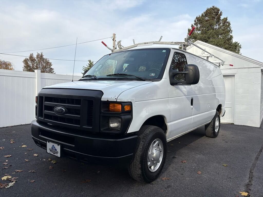 2013 FORD E-350