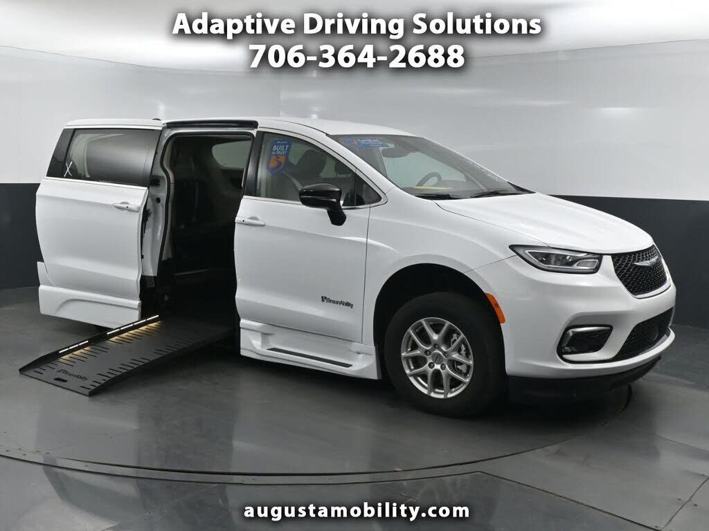 2024 CHRYSLER Pacifica